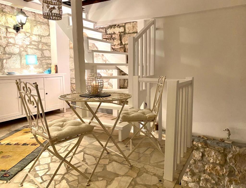 罗维尼Steinhaus Mit Terrasse公寓 外观 照片
